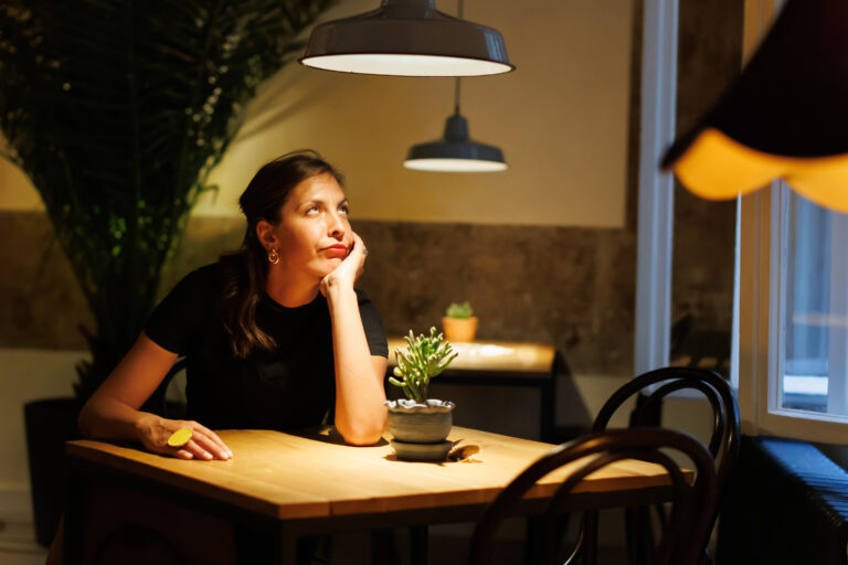 How Emotional Eating Confuses Your Body’s Hunger Signals